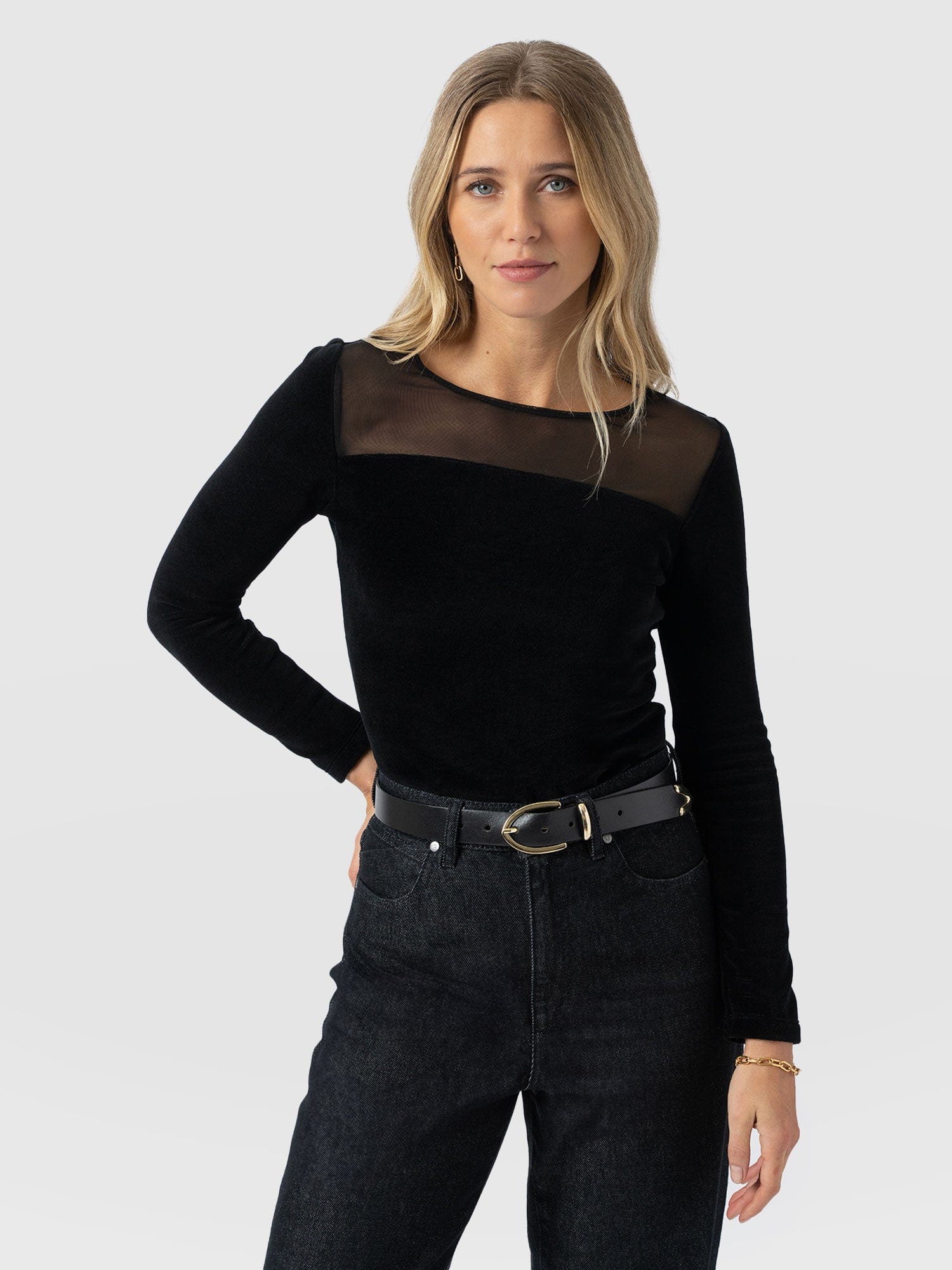 Storm Mesh Long Sleeve Tee - Black Velvet - Women's T-shirts | Saint + Sofia® EU